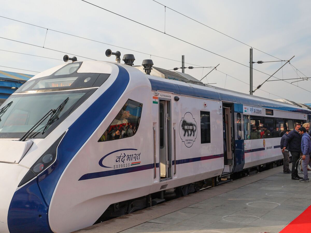 ভারতীয় রেল চাকরির বড় সুযোগ! টেকনিশিয়ানের জন্য ৯,০০০ শূন্যপদে নিয়োগ