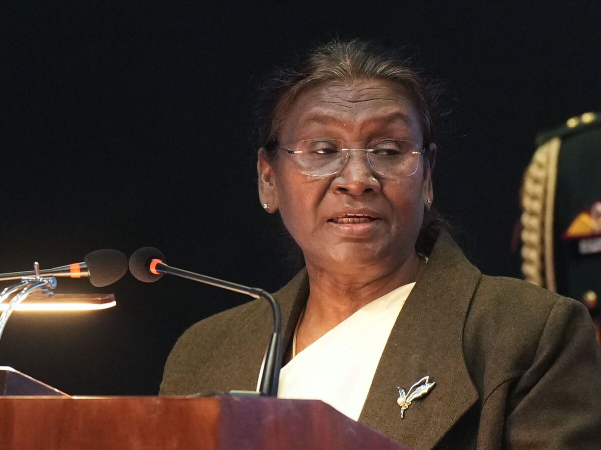 সন্দেশখালির আঁচ এবার রাইসিনা হিলসে, রাষ্ট্রপতির কাছে জমা পড়ল রিপোর্ট সন্দেশখালির আঁচ এবার রাইসিনা হিলসে, রাষ্ট্রপতির কাছে জমা পড়ল রিপোর্ট