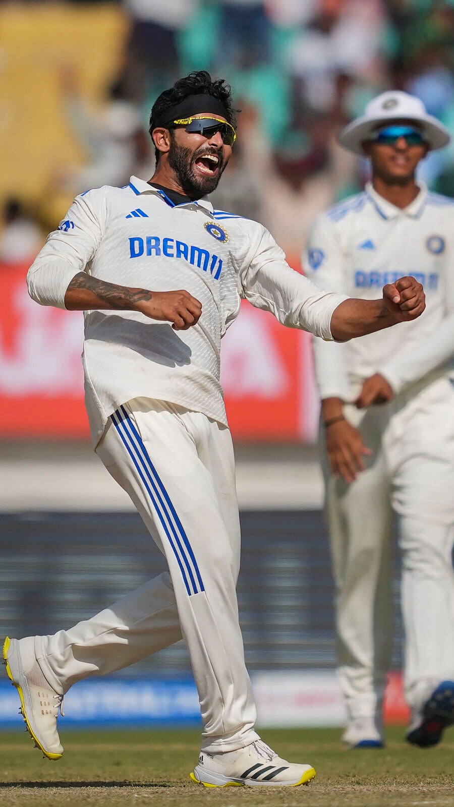 Ravindra Jadeja: ঘরের মাঠে টেস্টে সব থেকে বেশি ৫ উইকেট, কপিলকে ছুঁলেন জাদেজা