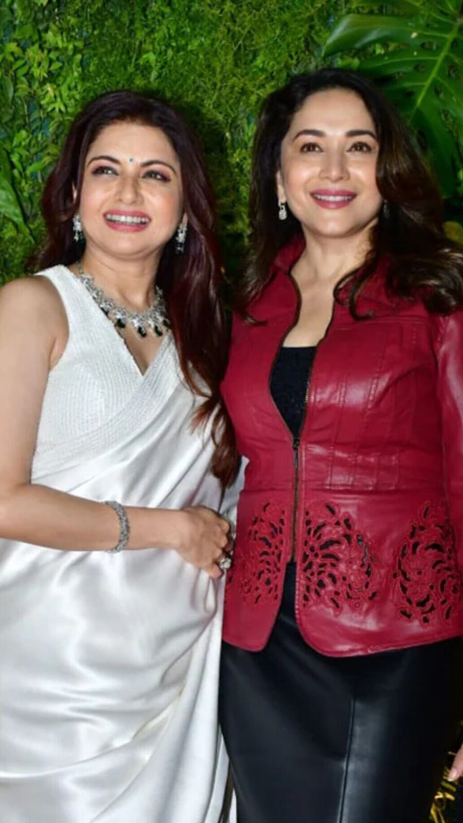 ৫৫-এ পা ভাগ্য়শ্রীর, জন্মদিনে বিরাট আয়োজন, পার্টিতে হাজির মাধুরী থেকে অনুপমরা