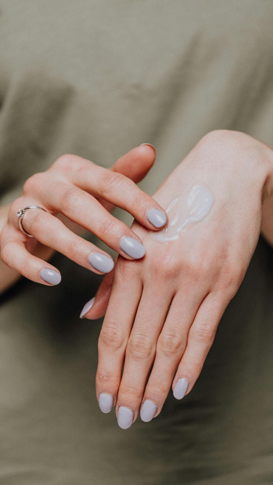 Monsoon Tips: বর্ষায় কীভাবে সঠিক ময়েশ্চারাইজার বেছে নেবেন