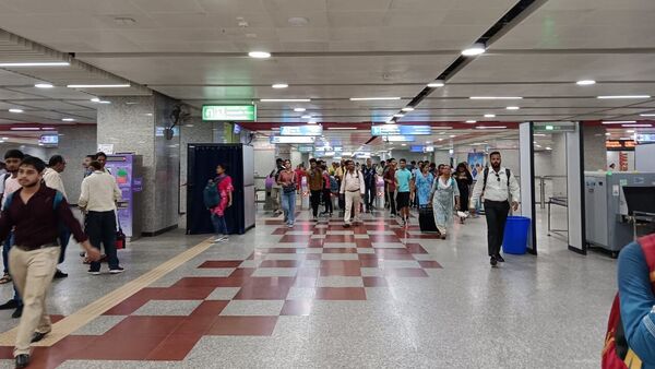 Kolkata Metro No Ticket Counter Station: কলকাতার তিন মেট্রো স্টেশনে থাকবে না বুকিং কাউন্টার, টিকিট কাটতে হবে নিজেদের