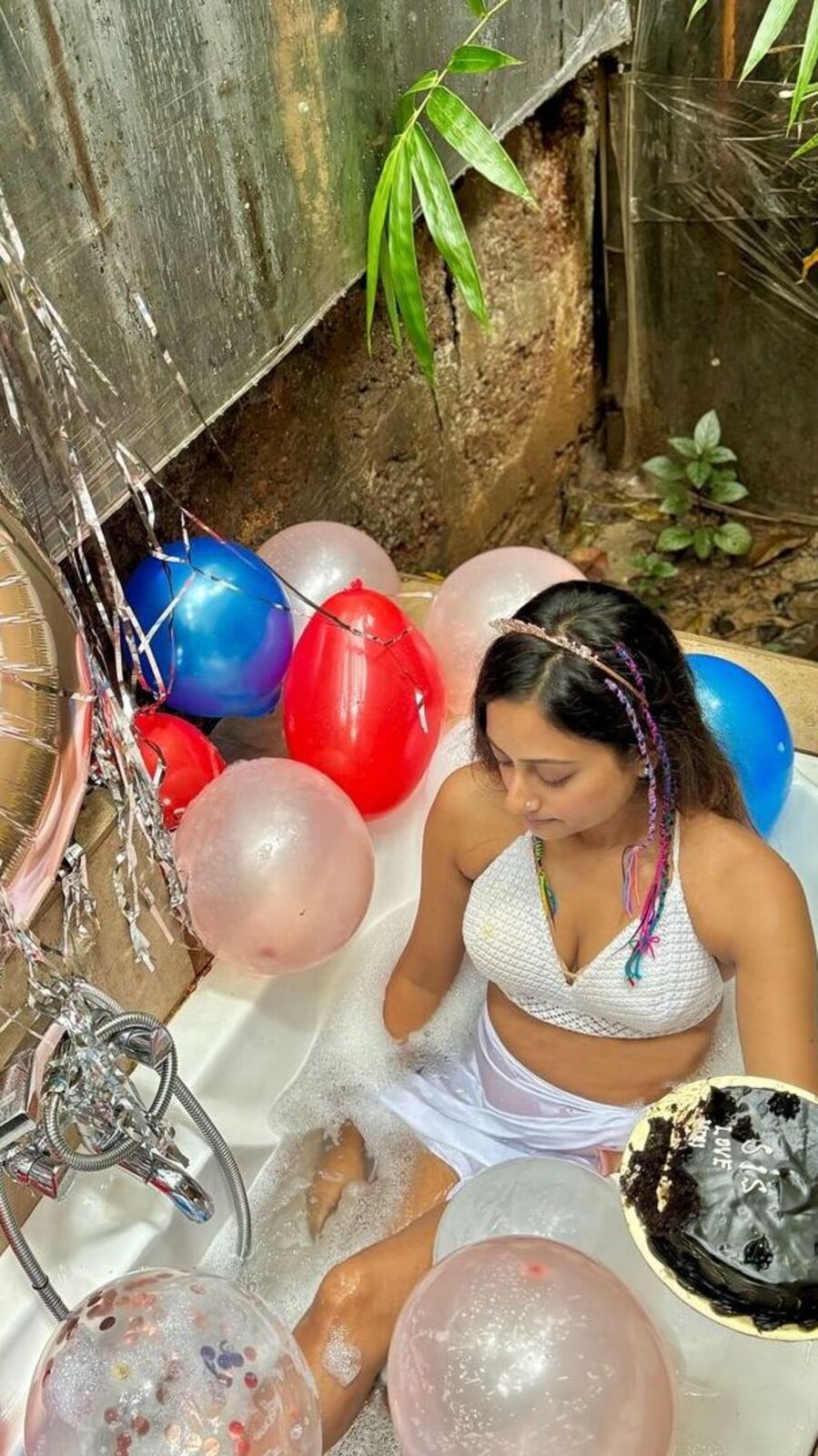 নতুন প্রেমের চর্চা, জন্মদিনে তন্বীর বিকিনি অবতার! রাজদীপের সঙ্গেই গোয়ায় উদযাপন?