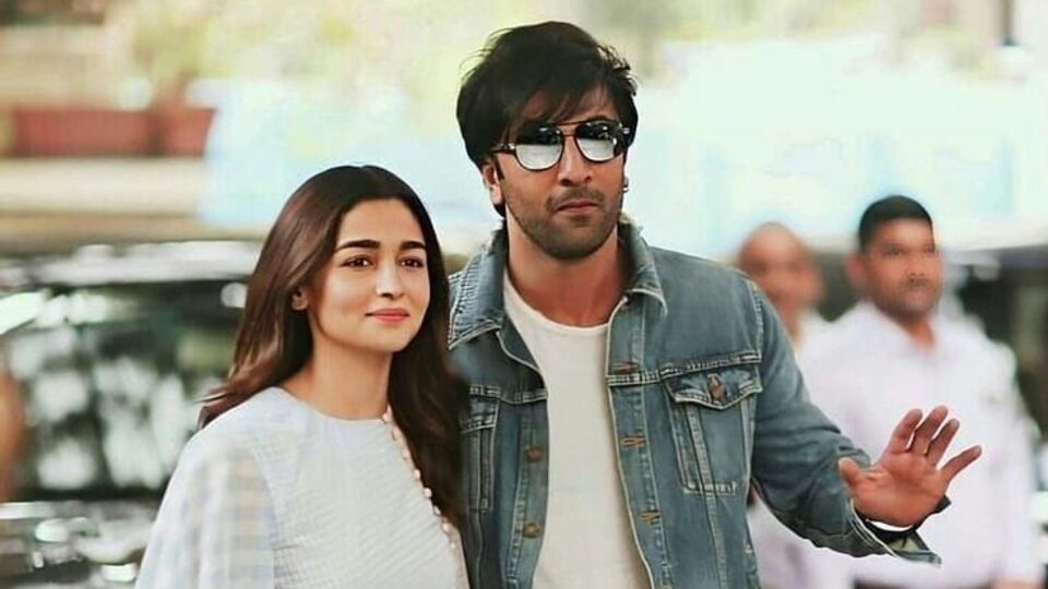 Ranbir-Alia: রণবীর কাপুর কি সত্যিই 'রেড ফ্ল্যাগ'? যে কারণে বরের সামনে গলা  তোলার সাহস দেখান না আলিয়া - Ranbir Kapoor shares how his wife Alia Bhatt  changed her 'loud tone' after marriage