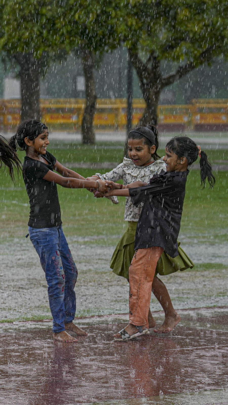 Weather Update: অগস্ট বা সেপ্টেম্বরেও কি ভারী বৃষ্টি হবে? কী বলছে আবহাওয়া দফতর