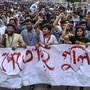 বাংলাদেশে ফের রাস্তায় আন্দোলনকারীরা। (Photo by MUNIR UZ ZAMAN / AFP) (AFP)