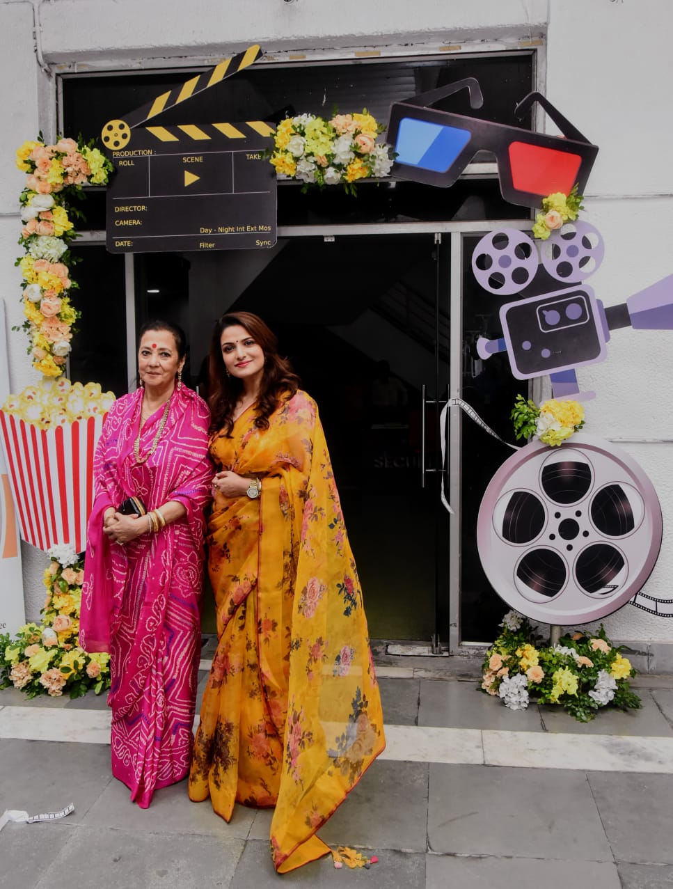ফিল্ম ফেস্টিভ্যাল উদ্বোধনে মুনমুন-তনুশ্রী ফিল্ম ফেস্টিভ্যাল উদ্বোধনে মুনমুন-তনুশ্রী