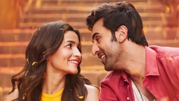 কেশরিয়া গানের একটি দৃশ্য কেশরিয়া গানের একটি দৃশ্য