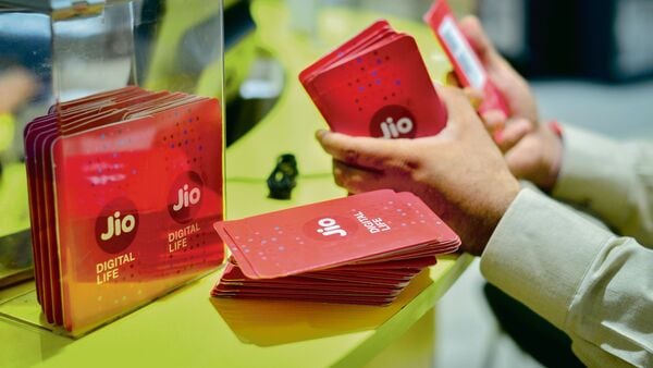 সবচেয়ে সস্তা 5G প্ল্যান আনল Jio, 200 টাকারও কম খরচে পাবেন এই বিশেষ সুবিধা