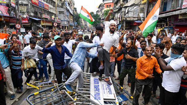 WB Police on Nabanna Abhijan: বাংলার ছাত্ররা এই অসভ্যতামি করে না, ‘নিহিত স্বার্থে’ নবান্ন অভিযান, দাবি পুলিশের