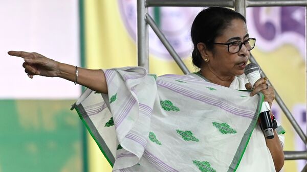 Mamata Banerjee’s message to ‘outsiders’: ‘যারা বাইরে থেকে এসে বাংলায় থাকছেন…’, মমতার গলায় ‘রুখে দাঁড়ানো’র বার্তা