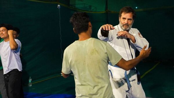 Rahul Gandhi Jiu Jitsu Video: ‘আইকিডোয় ব্ল্যাক বেল্ট, জুজুৎসুতে ব্লু’, দেখুন রাহুলের মার্শাল আর্ট অনুশীলনের ভিডিয়ো