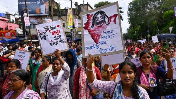 বাথরুমে আটকে রাখার অভিযোগ: তৃণমূল ছাত্র পরিষদের বিক্ষোভে নাটকীয়তা