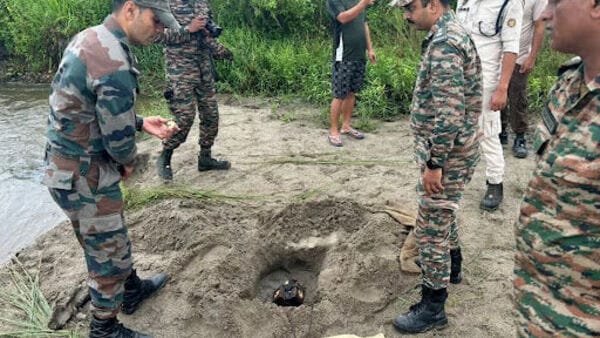 বীরত্বের স্মৃতি: ১৯৬২ সালের যুদ্ধের মর্টার বোমা উদ্ধার অসমে