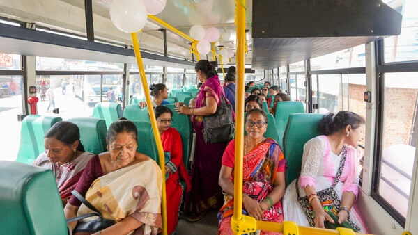 Woman seat Reservation: রাজ্যের সরকারি-বেসরকারি সব বাসেই মহিলাদের জন্য় আসন সংরক্ষিত হতে চলেছে! পদক্ষেপ শুরু – to ensure ladies seat reservation in all buses in state west bengal transport dept takes initiative claims report