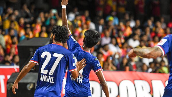 ISL East Bengal vs Bengaluru Live-কান্তিরাভায় ইস্টবেঙ্গলকে ০-১ হারাল বেঙ্গালুরু