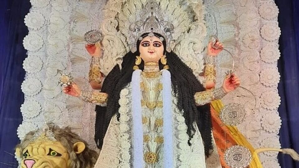 জগদ্ধাত্রী পুজো ২০২৪ তারিখ- ২০২৪ সালে জগদ্ধাত্রী পুজোর ষষ্ঠী পড়েছে ৭ নভেম্বর ২০২৪ সালে। সপ্তমী তিথি পড়ছে ৮ নভেম্বর। অষ্টমী তিথি পড়ছে ৯ নভেম্বর, নবমী তিথি পড়ছে ১০ নভেম্বর। দশমীর তিথি রয়েছে ১১ নভেম্বর। উল্লেখ্য, দুর্গাপুজোর দশমী থেকেই শুরু হয়ে যায় জগদ্ধাত্রী পুজোর কাঠামো পুজো। আর এবার সেই উৎসব আসার পালা। (এই তথ্য মান্যতা নির্ভর। এর সত্যতা যাচাই করেনি হিন্দুস্তান টাইমস বাংলা।)