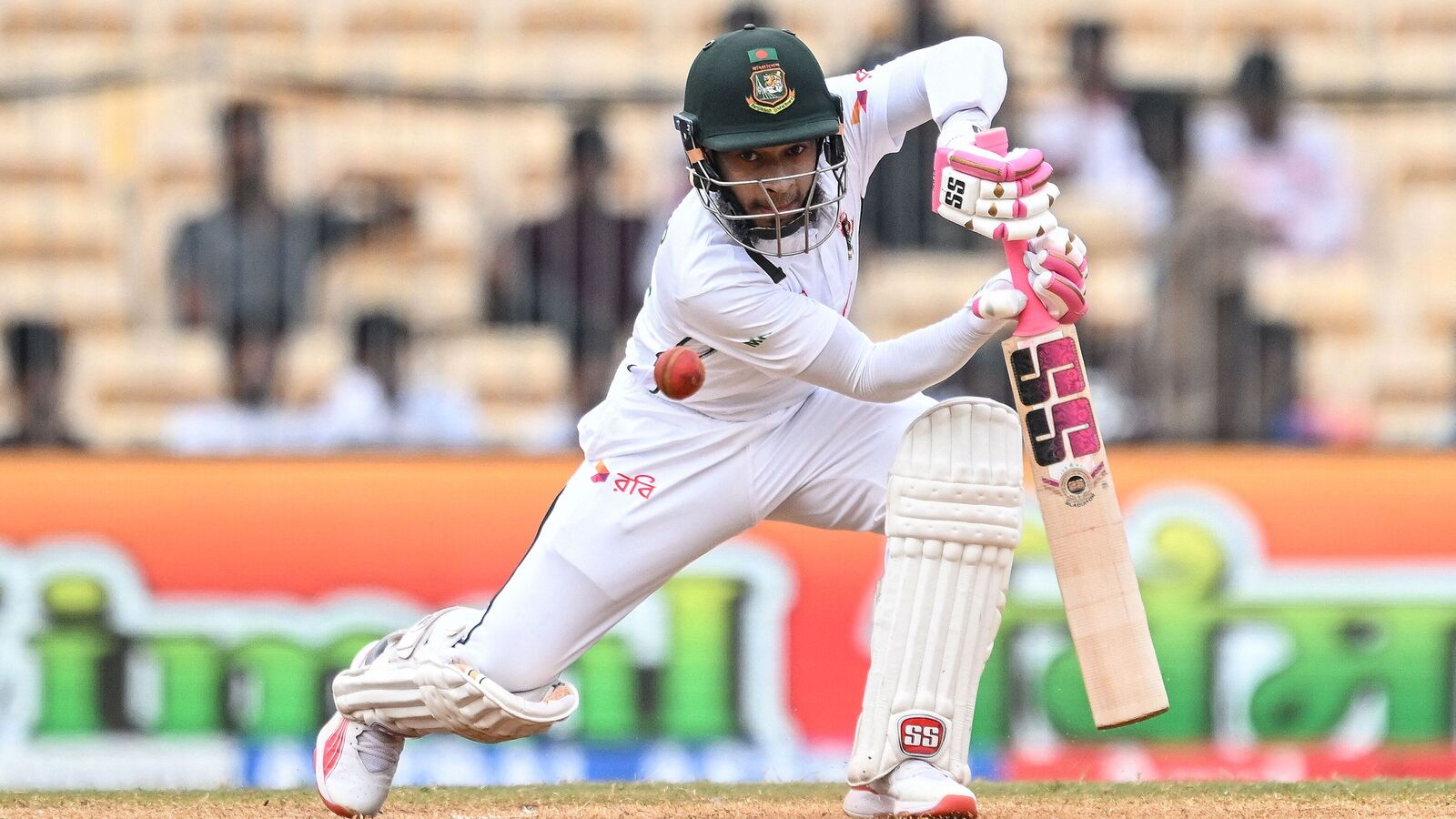 Porno tomoq katta kokrak Chiroyli yalangoch ayollar haqiqiydir