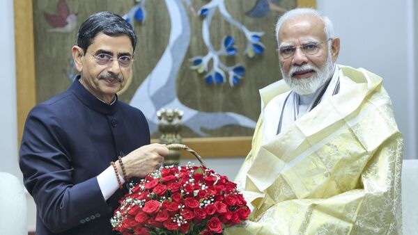 রাজ্যপালের ধর্মনিরপেক্ষতা প্রসঙ্গে সমালোচনা: ‘সংবিধানও বিদেশি ধারণা?’