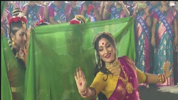 ঋতুপর্ণার নাচ ঋতুপর্ণার নাচ