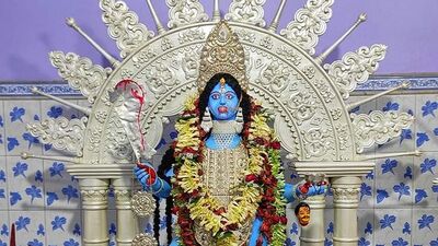 নবপল্লী ব্য়ায়াম সমিতি - নবপল্লী ব্যায়াম সমিতির এবারের থিম ‘ইতিহাসের সুবর্ণযুগ’। ৭৩তম বর্ষে পদার্পণ করল এই পুজো। বারাসাত শ্রীলেদার্সের পাশ দিয়ে গেলেই পড়বে এই পুজো। (সবকটি প্রতীকী ছবি সৌজন্য - ফেসবুক) নবপল্লী ব্য়ায়াম সমিতি - নবপল্লী ব্যায়াম সমিতির এবারের থিম ‘ইতিহাসের সুবর্ণযুগ’। ৭৩তম বর্ষে পদার্পণ করল এই পুজো। বারাসাত শ্রীলেদার্সের পাশ দিয়ে গেলেই পড়বে এই পুজো। (সবকটি প্রতীকী ছবি সৌজন্য - ফেসবুক)