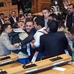 ৩৭০ ধারা ইস্যুতে আখড়ায় পরিণত জম্মু-কাশ্মীর বিধানসভা (Mohammad Amin War)