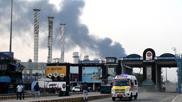 গুজরাটের IOC তৈল শোধনাগারে ভয়াবহ বিষ্ফোরণ ও আগুন, প্রাণ গেল একজনের