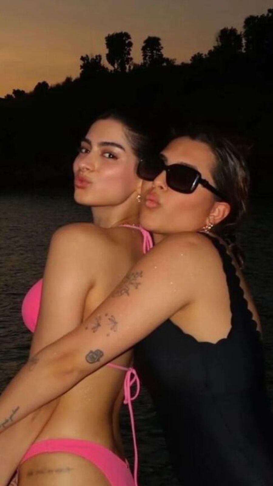 পুরুষ প্রবেশ নিষেধ! বিকিনিতে জড়াজড়ি, আলিয়ার ব্যাচেলারেটে উদ্দাম খুশি!