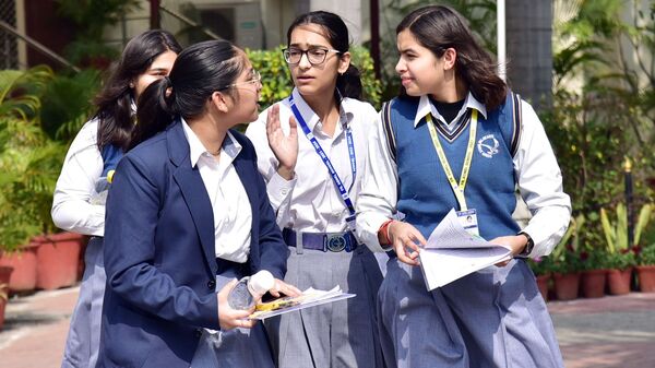 শিক্ষার পরীক্ষা: সিআইএসসিই’র সময়সূচী প্রকাশ, সমাজের ভবিষ্যৎ কি বসে থাকবে?