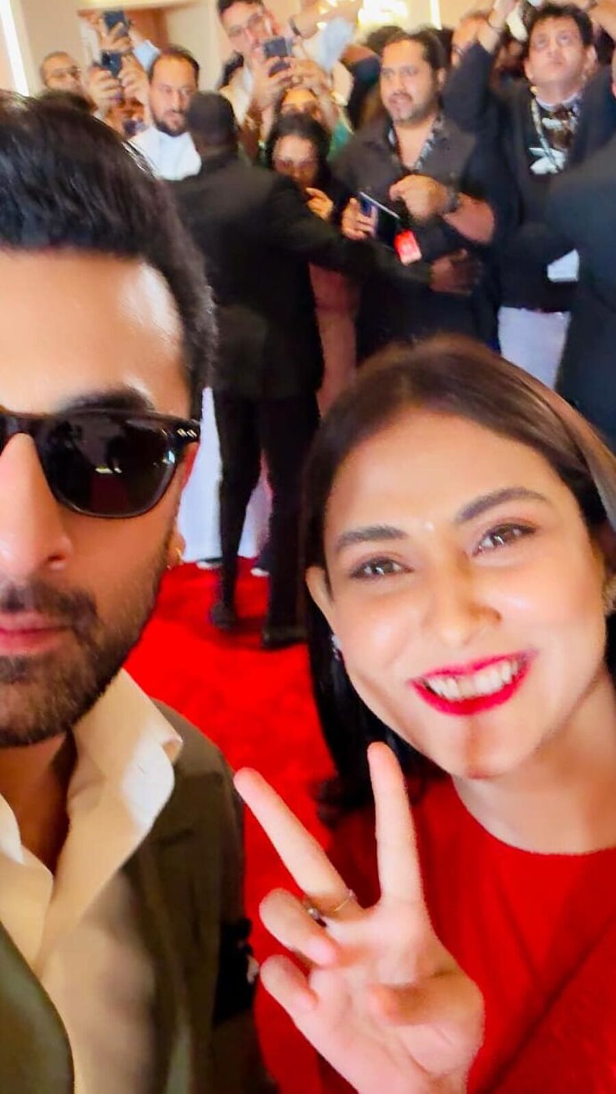 বাংলাদেশি সুন্দরীর সঙ্গে সেলফি রণবীরের! মেহজাবীনকে কী বললেন অ্যানিম্যাল তারকা?