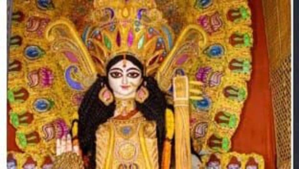 হিন্দু ধর্মে, বসন্ত পঞ্চমী একটি উৎসব যা জ্ঞান, শিল্প, সংস্কৃতি এবং প্রকৃতির সঙ্গমের প্রতীক। এটি একটি নতুন সূচনা&nbsp;এবং জ্ঞান অর্জনের দিন। বসন্ত পঞ্চমীর শুধু ধর্মীয় নয়, জ্যোতিষশাস্ত্রের&nbsp;দিক থেকেও তাৎপর্য রয়েছে। এই দিনটি জ্ঞানের দেবী মা সরস্বতীকে উৎসর্গ করা হয়। আসুন জেনে নেওয়া যাক, ২০২৫&nbsp;সালের বসন্ত পঞ্চমী ও সরস্বতী পুজো কখন, এই দিনের ধর্মীয় ও জ্যোতিষশাস্ত্রীয় তাৎপর্য কী এবং পুজোর শুভ সময়&nbsp;কখন জেনে নিন।&nbsp;