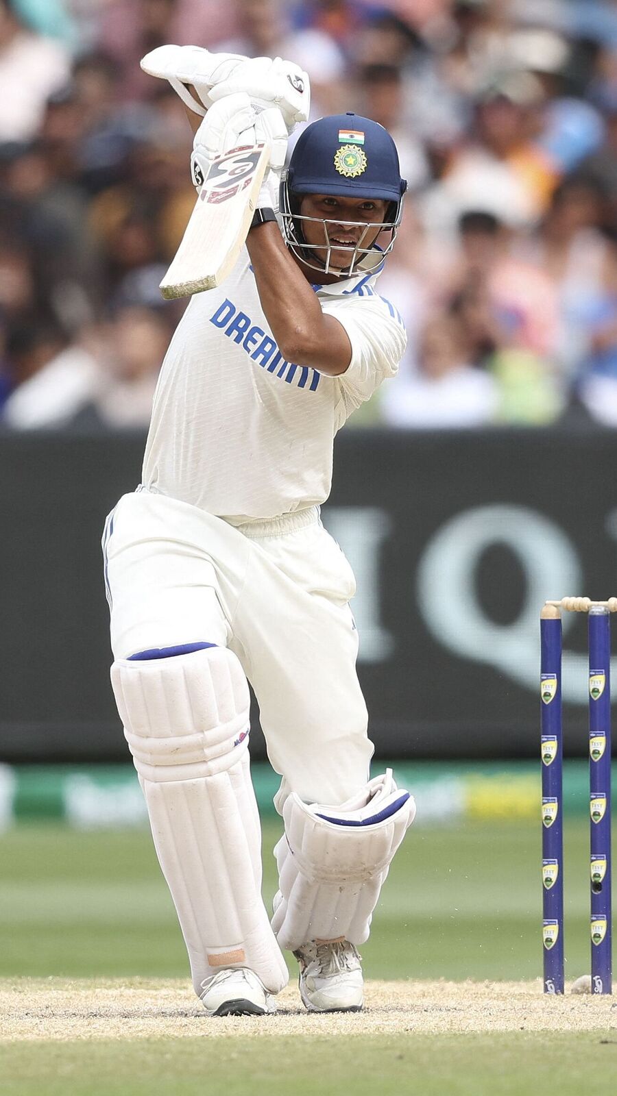 স্টার্ককে ১ ওভারে চারটে চার, যশস্বী ভাঙলেন বীরু-রোহিতের রেকর্ড