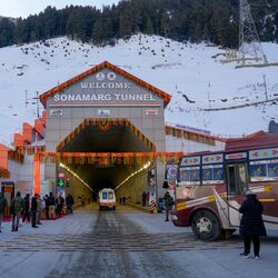বরফেও সোনমার্গ যাওয়া যাবে! জি-মোর টানেলের সূচনা, কাশ্মীর ও লাদাখের বড় ‘লিঙ্ক’ (PTI)