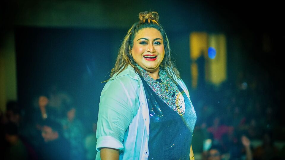 স্বামীর জন্যই আজ তিনি পরিণত নারী বিশ্বাস জোজোর। কিংশুক তাঁকে নিজের শর্তে জীবন বাঁচার অধিকার দিয়েছে, সেই জন্যও ধন্যবাদ জানান গায়িকা। একসঙ্গে ৫০তম বিবাহবার্ষিকী সেলিব্রেট করতে চান, জানান জোজো।