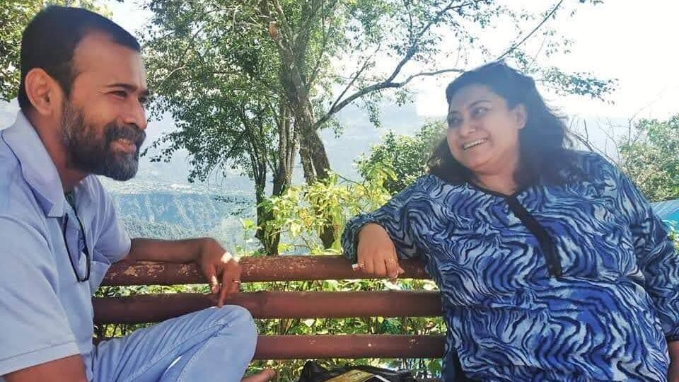 জোজোর স্বামীর নাম কিংশুক মুখোপাধ্যায়। গানের দুনিয়া তাঁকে চেনে বাবলু নামে। যদিও এখন সঙ্গীতের জগত নয়, বরং প্রকৃতির হাতছানিতে শহর থেকে দূরে থাকেন কিংশুক।&nbsp;