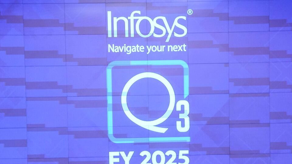 কেন্দ্রীয় শ্রমমন্ত্রী মনসুখ মান্ডব্যকে লেখা চিঠিতে NITES প্রেসিডেন্ট হরপ্রীত সিং সালুজা জানিয়েছেন, ক্ষতিগ্রস্ত কর্মীদের কাছ থেকে একাধিক অভিযোগ মিলেছে,ইনফোসিস লিমিটেড জোর করে কাজ থেকে ছাঁটাই করছে। শুক্রবার অর্থাৎ ৭ ফেব্রুয়ারি ইনফোসিস আড়াই বছর আগে নেওয়া ৭০০ ট্রেনিকে ইস্তফা দিতে বলেছে। তাদেরকে গত অক্টোবর মাসে অন বোর্ডিংয়ে নেওয়া হয়েছিল। (PTI Photo/Shailendra Bhojak)&nbsp;(PTI)