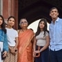 তাজমহলের পর ফতেহপুর সিক্রি, সপরিবারে স্মৃতিসৌধ পরিদর্শন করলেন ঋষি সুনাক (PTI) তাজমহলের পর ফতেহপুর সিক্রি, সপরিবারে স্মৃতিসৌধ পরিদর্শন করলেন ঋষি সুনাক (PTI)