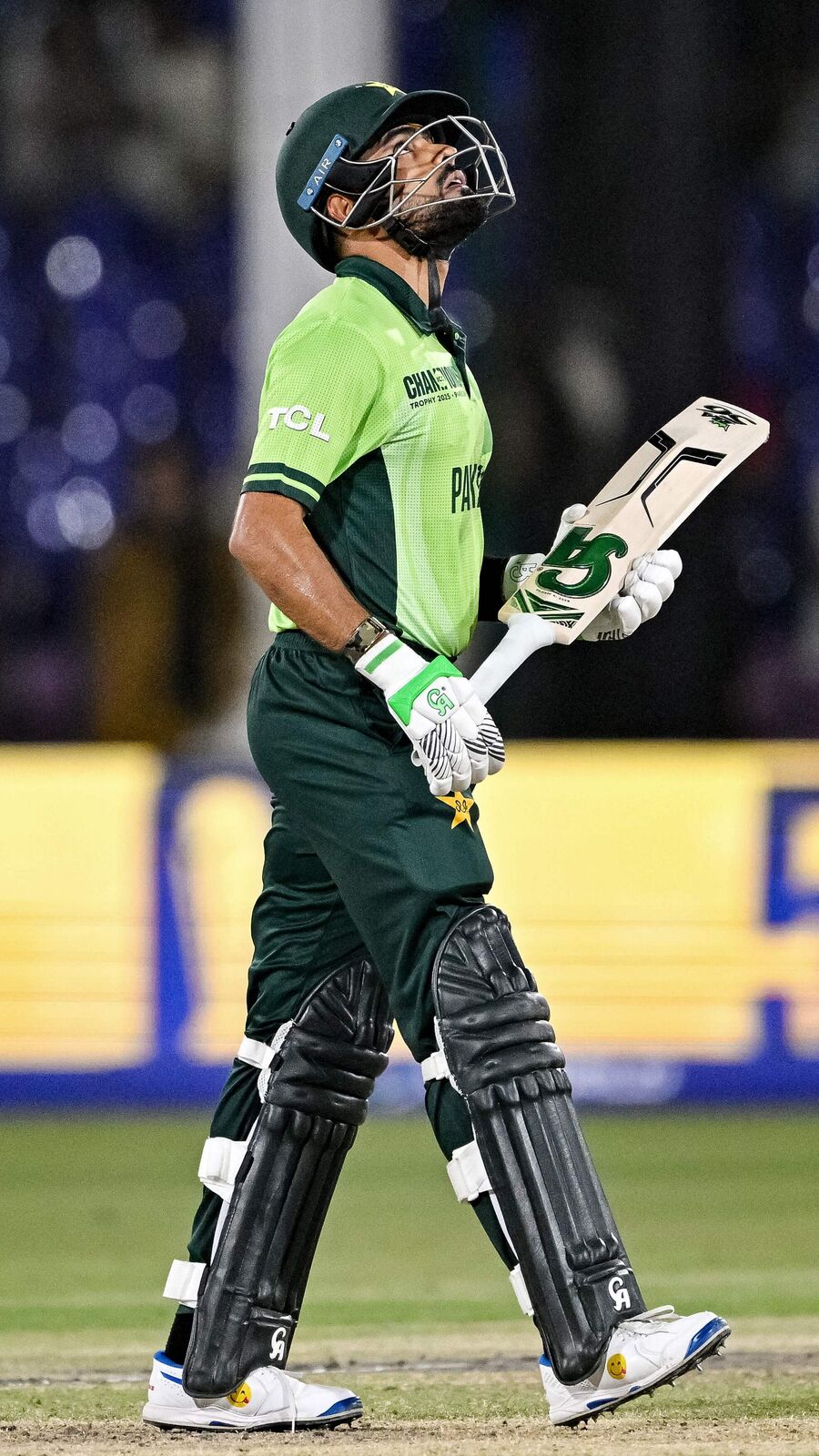 বড় রান তাড়া করতে নেমে ঠুকঠুকে ৫০ বাবরের, এর থেকেও ধীর খেলেছেন আগে চারবার