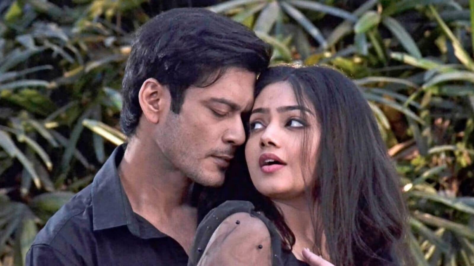 Tinto Brass filmlaridagi porno sahnalarning video treyleri