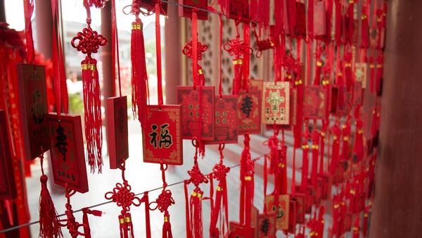 বিয়ে না করলে চাকরি থেকে ছাঁটাই, সময় বেঁধে দিয়ে নির্দেশ দিল কোম্পানি, তারপর…