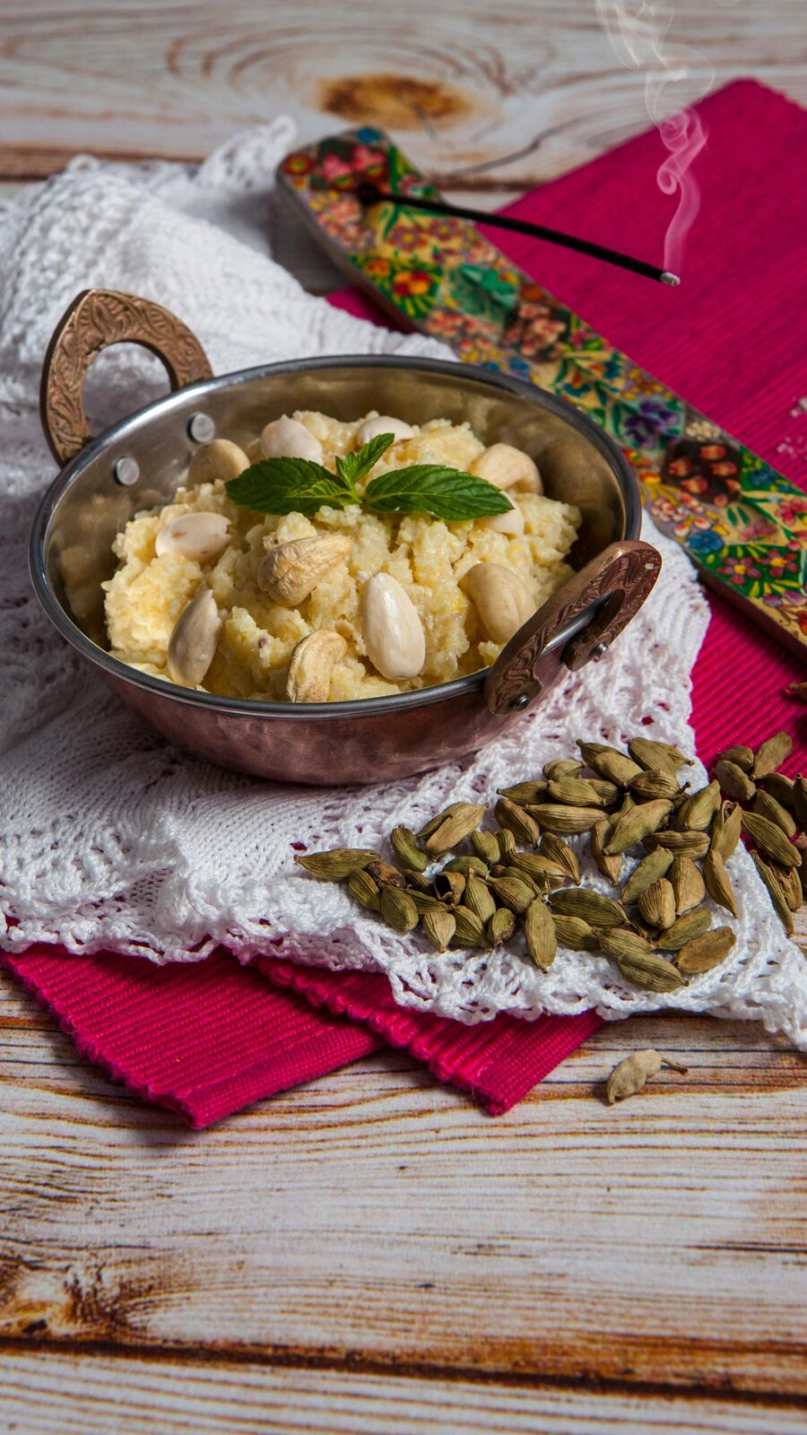 পাঞ্জাবি স্টাইলে এইভাবে বানান বাদাম হালুয়া, খাবেন চেটেপুটে