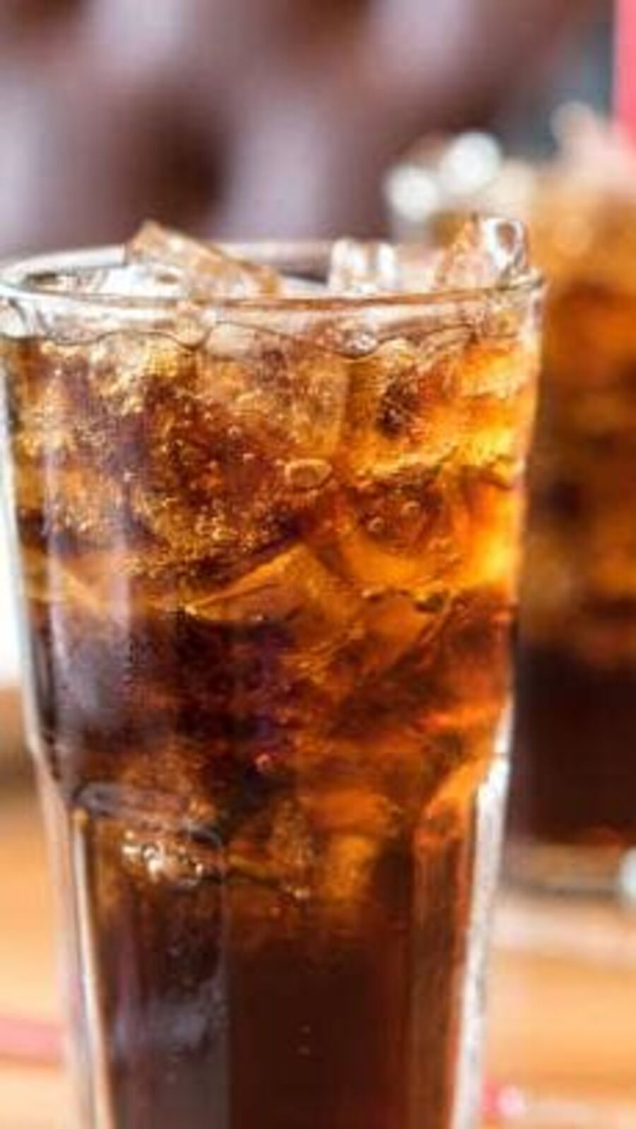 কোল্ড ড্রিঙ্কস বেশি খেলে পুরুষদের হতে পারে বান্ধত্ব্য সমস্যা! কী বলছে গবেষণা