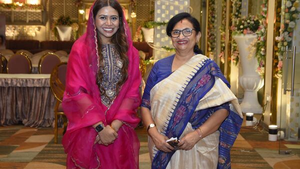 চন্দ্রিমা ভট্টাচার্যের সঙ্গে প্রিয়দর্শিনী হাকিম চন্দ্রিমা ভট্টাচার্যের সঙ্গে প্রিয়দর্শিনী হাকিম