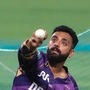 RCB-র বিরুদ্ধে বরুণের রেকর্ড ভালো, IPL 2025-এর উদ্বোধনী ম্যাচেও একই ধারা বজায় থাকবে?- সাফ জবাব KKR-এর রসহ্য-স্পিনারের? ছবি: পিটিআই