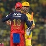 CSK vs RCB ম্যাচের পরে চিপক দেখল ধোনি-কোহলির ‘মাহিরাট মুহূর্ত’ (ছবি- PTI)