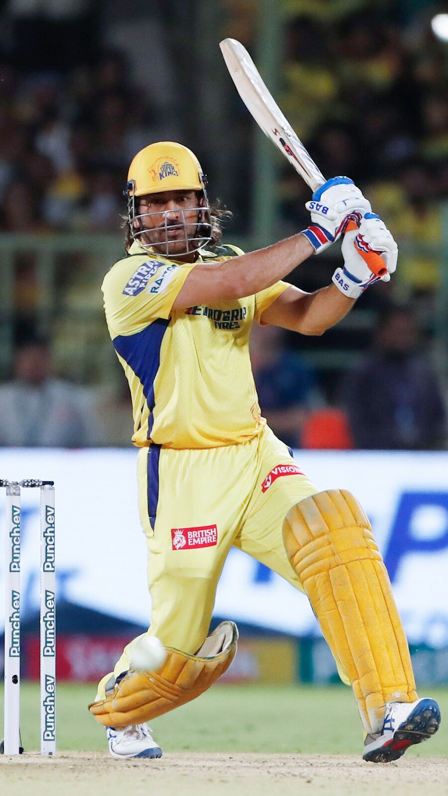 আইপিএলে কোন ব্যাটিং পজিশনে সব থেকে বেশি রান ধোনির?