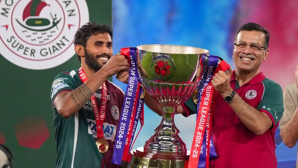 লিগ শিল্ড ও ISL ট্রফির সঙ্গে ছবি তুলতে চান? চলে যান মোহনবাগান ক্লাবে, কবে? লিগ শিল্ড ও ISL ট্রফির সঙ্গে ছবি তুলতে চান? চলে যান মোহনবাগান ক্লাবে, কবে?