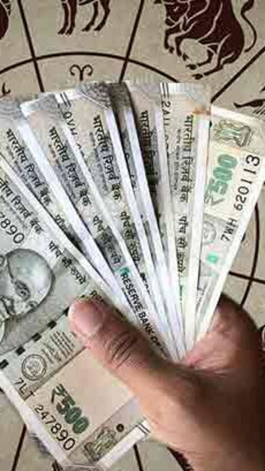 মে মাসে ভাগ্য বদলাবে এই ৩ রাশির! বেড়ে যাবে রোজগার, কারা তালিকায়?