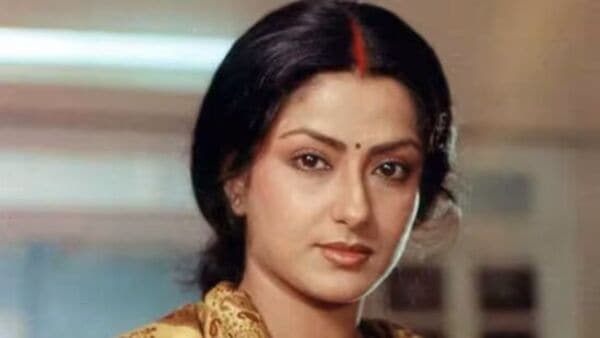 ‘সেটাই প্রাপ্য ছিল…’, অভিনেতাকে চড় মারা প্রসঙ্গে মুখ খুললেন মৌসুমী চট্টপাধ্যায়!