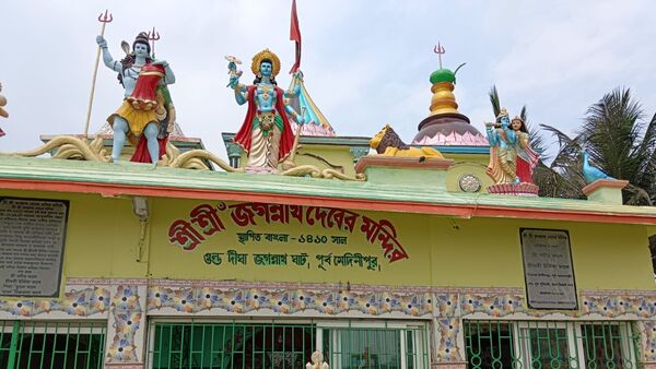 সমুদ্রের কোল ঘেঁষে রয়েছে এই মন্দির। তবে বর্তমানে এই মন্দিরের সামনের অংশের নানা পরিবর্তন করা হচ্ছে। মূলত নতুন যে জগন্নাথধাম তৈরি হচ্ছে তারই অঙ্গ হিসাবে এই আদি জগন্নাথ মন্দির সংলগ্ন এলাকাকেও সাজানো হচ্ছে। সমুদ্রের কোল ঘেঁষে রয়েছে এই মন্দির। তবে বর্তমানে এই মন্দিরের সামনের অংশের নানা পরিবর্তন করা হচ্ছে। মূলত নতুন যে জগন্নাথধাম তৈরি হচ্ছে তারই অঙ্গ হিসাবে এই আদি জগন্নাথ মন্দির সংলগ্ন এলাকাকেও সাজানো হচ্ছে।